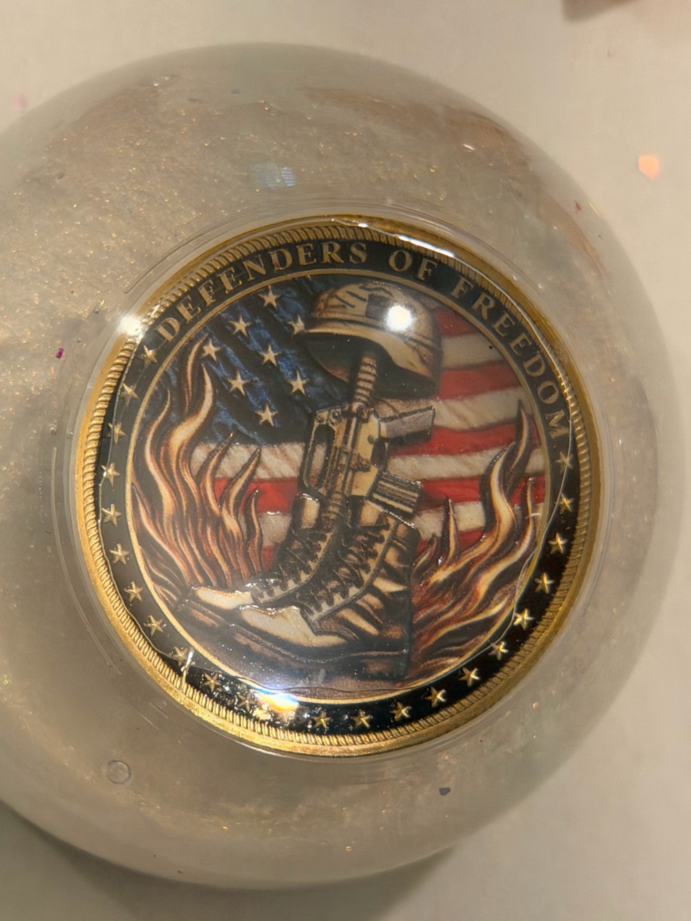 Paperweight. Patriotic Defenders of Freedom Decorative Coin Art - Gold and Red